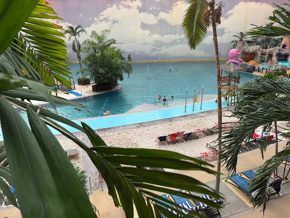 Pool Tropical Islands Resort