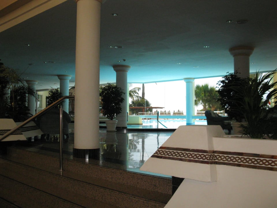 Hotellobby mit Zugang zum Außenpool Hotel Riu Palace Jandia