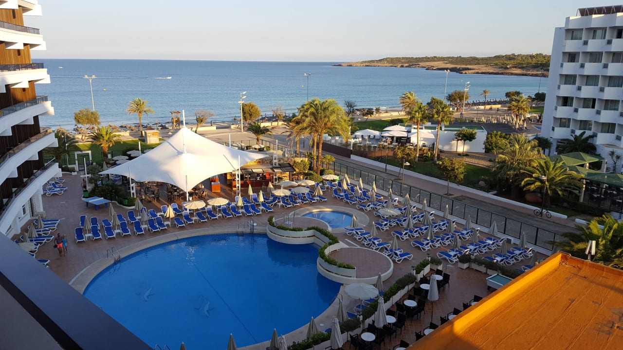 Am Abend allsun Hotel Sumba