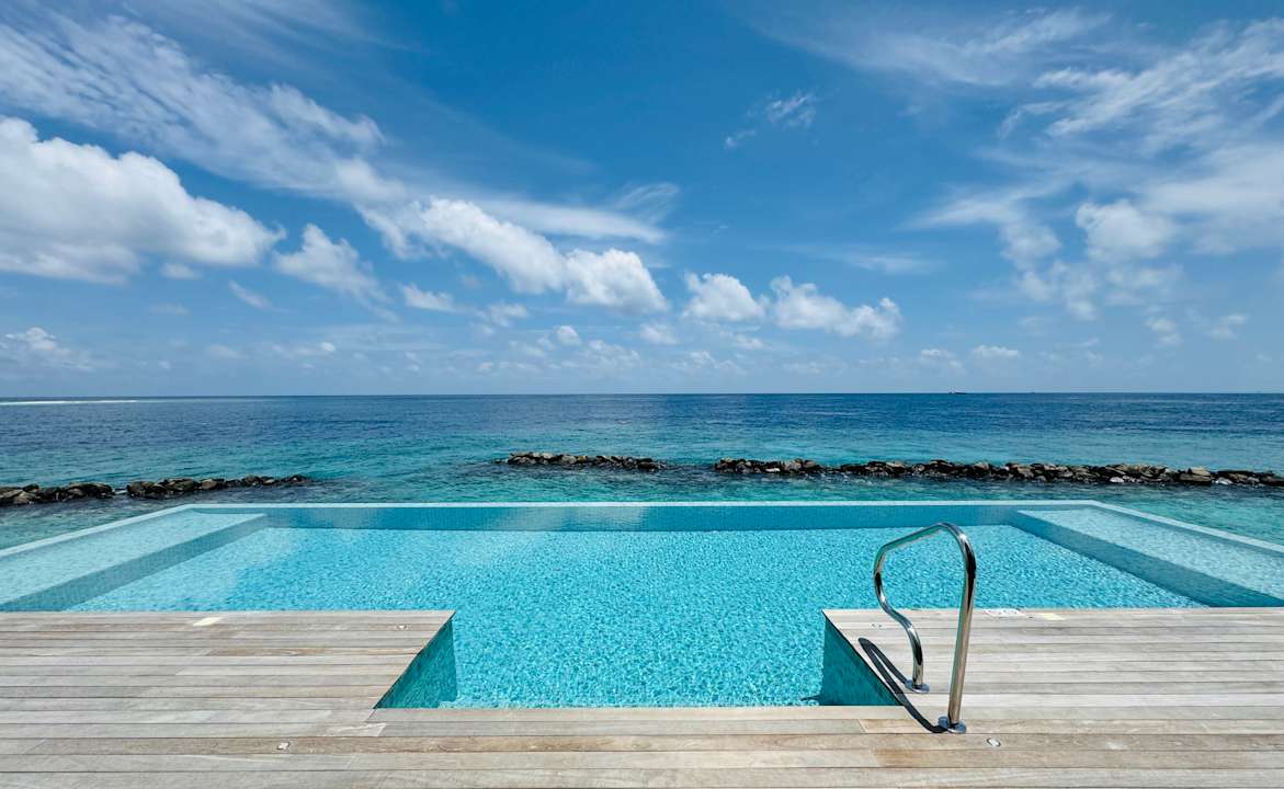 Pool ananea Madivaru Maldives