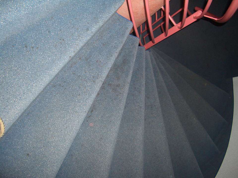 Flecken im Bodenbelag überall im Hotel zu finden Landgasthof Adler