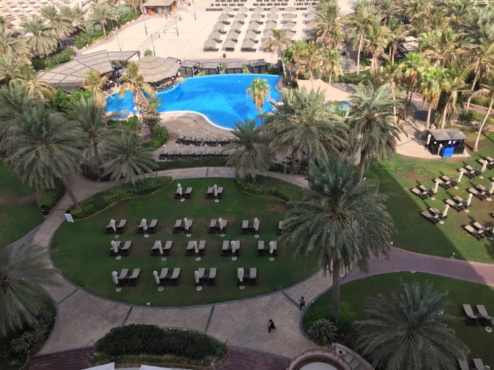 Gartenanlage Le Meridien Mina Seyahi Beach Resort & Waterpark