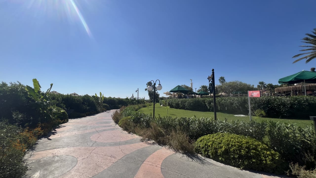 Gartenanlage Sunrise Resort Hotel