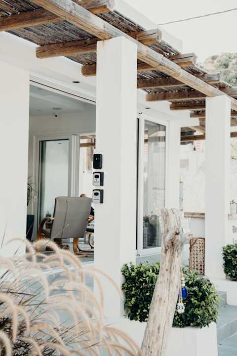 Gartenanlage Ladiko Inn Hotel