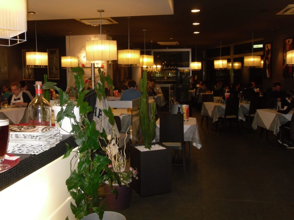 Gaststätte West Point Airport Hotel