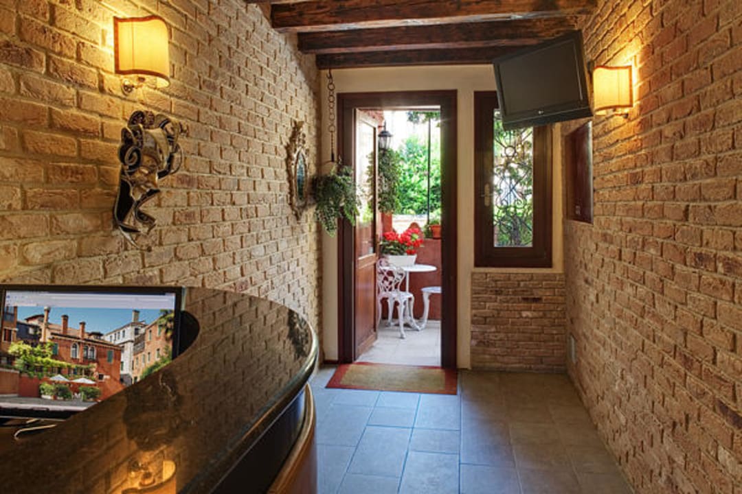 Reception Hotel Locanda Fiorita