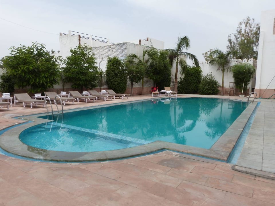 Diesen Pool konnte man tatsächlich nutzen Hotel Surya Vilas Palace