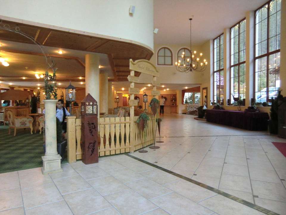 Eingangsbereich innen Alphotel Tyrol