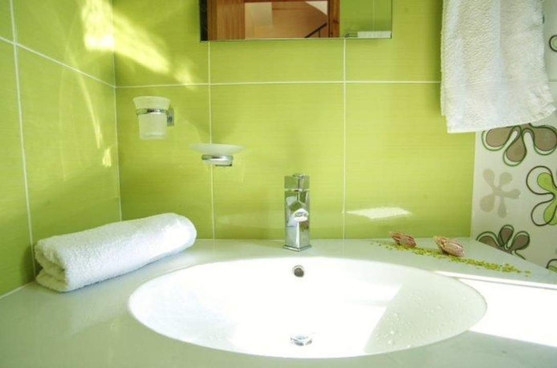 Villa anemone ground bathroom Il Viaggio Verde