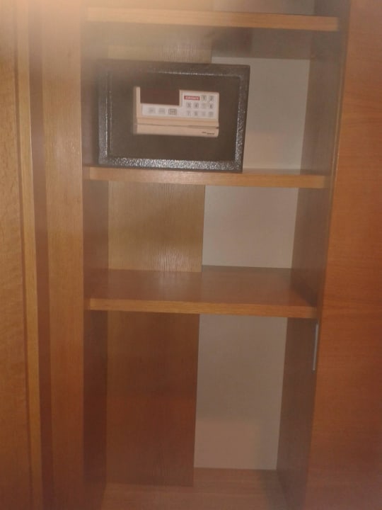 Zu wenig Platz im Schrank Trendy Side Beach Hotel - Adults only