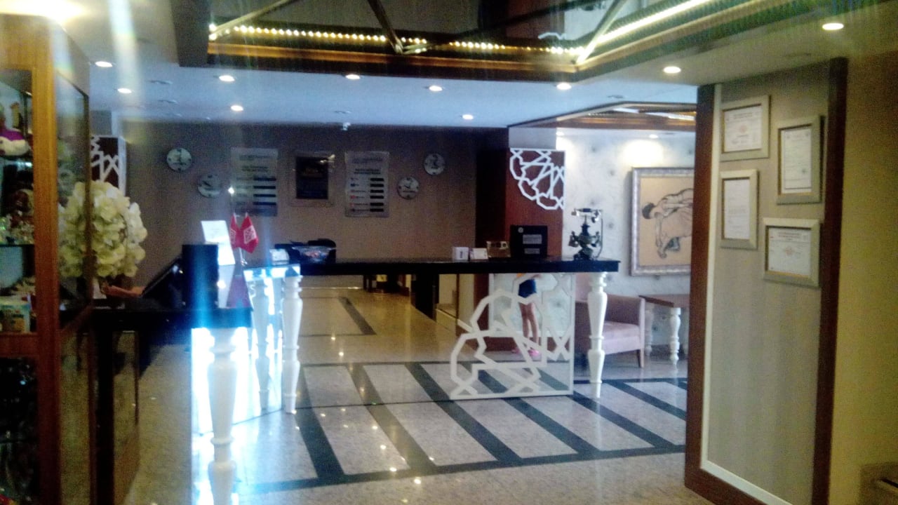 Рецепшен Best Western Plus Hotel Khan