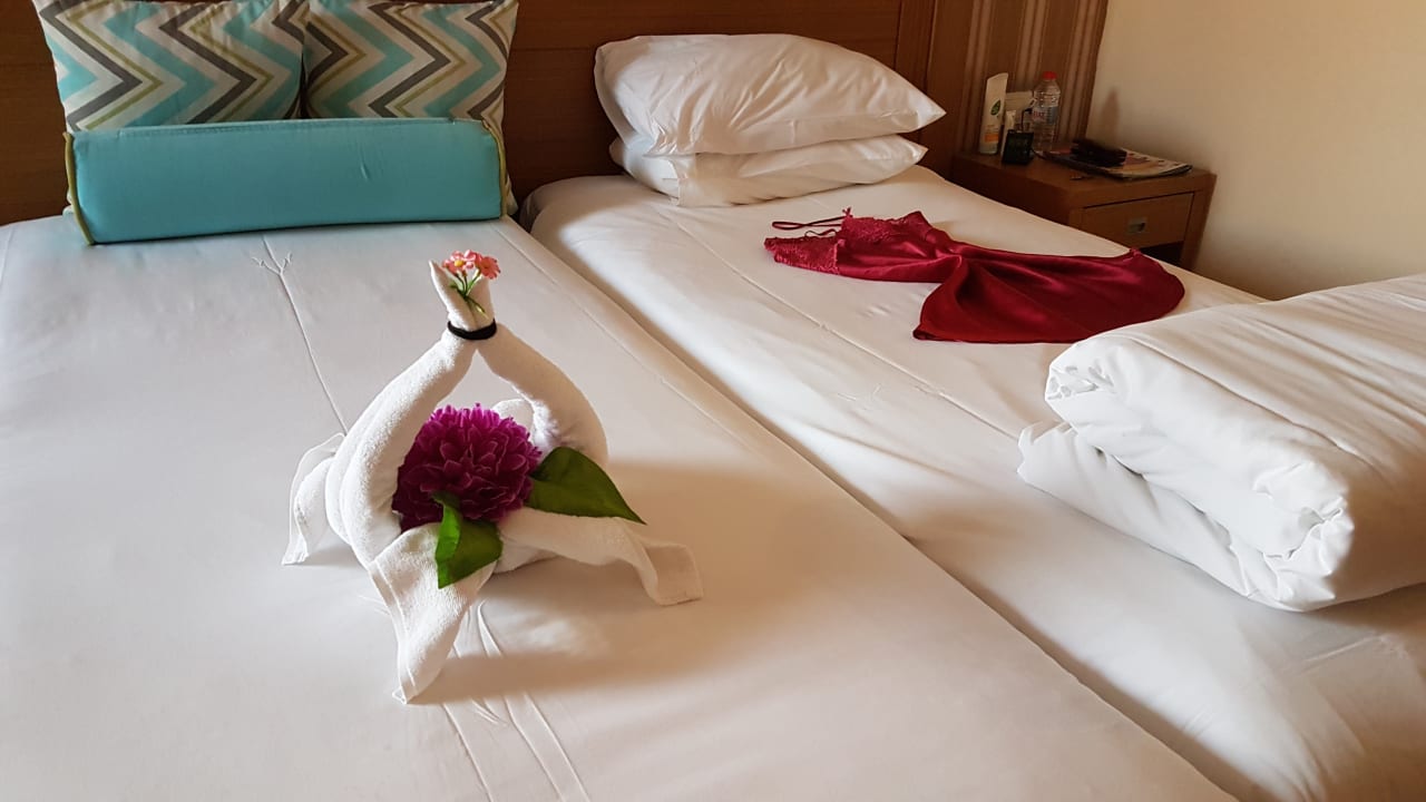 Zimmer Iz Flower Side Beach Hotel