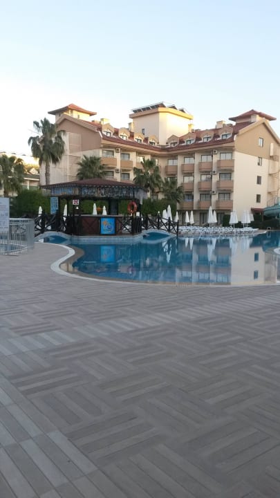 Tolle Poolanlage Grand Seker Hotel