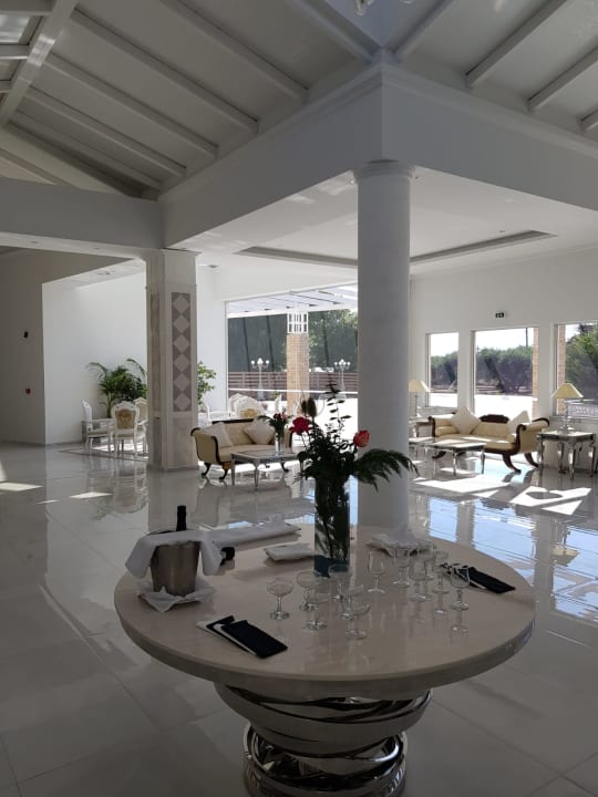 Lobby Sandy Villas Resort