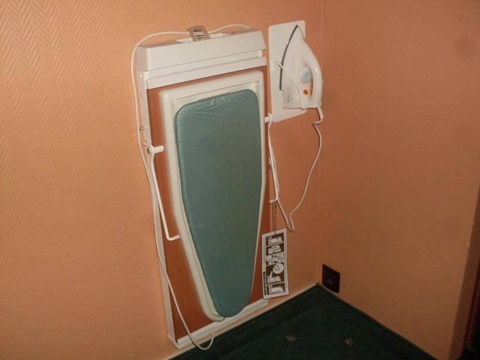 Bügelset Leonardo Hotel Düsseldorf Airport - Ratingen