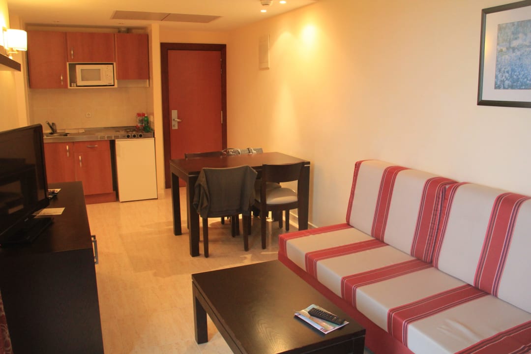 Zimmer 2405 / Wohnbereich allsun App.-Hotel Orient Beach