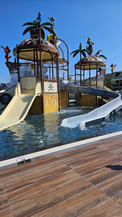 Pool Jacaranda Luxury Resort