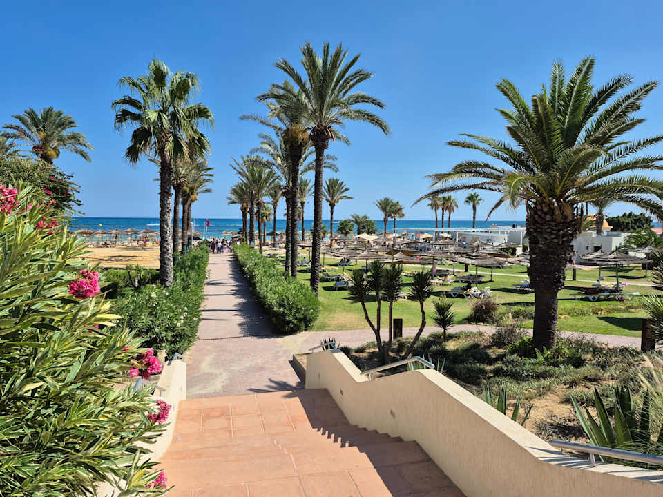 Gartenanlage Calimera Delfino Beach Resort & Spa