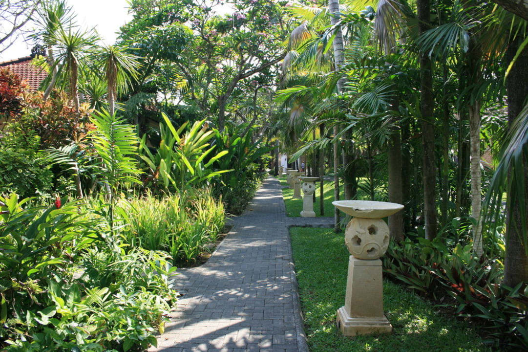 Gartenanlage Hotel Puri Santrian