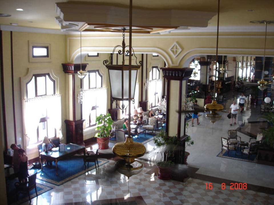 Die großzügige Hotelhalle mit Lobby Hotel Riu Palace Punta Cana