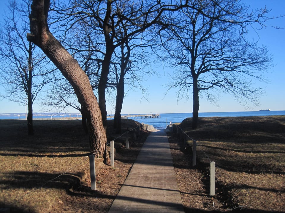 Weg zum Strand Hotel Imperial Binz