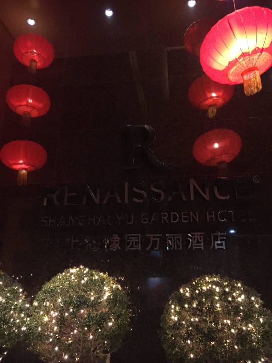 Am Abend Renaissance Shanghai Yu Garden Hotel