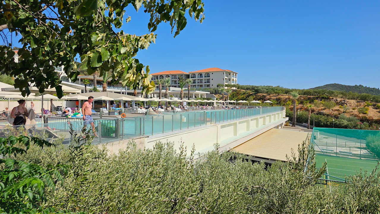 Pool Akrathos Beach Hotel