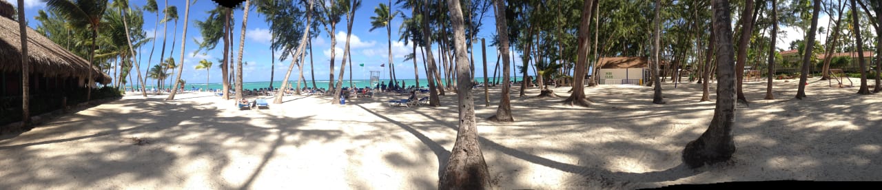 Panarama Strand vom Hotel kommend  Vista Sol Punta Cana