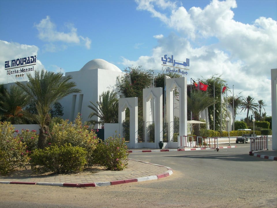 Einfahrt zur Anlage Hotel El Mouradi Djerba Menzel