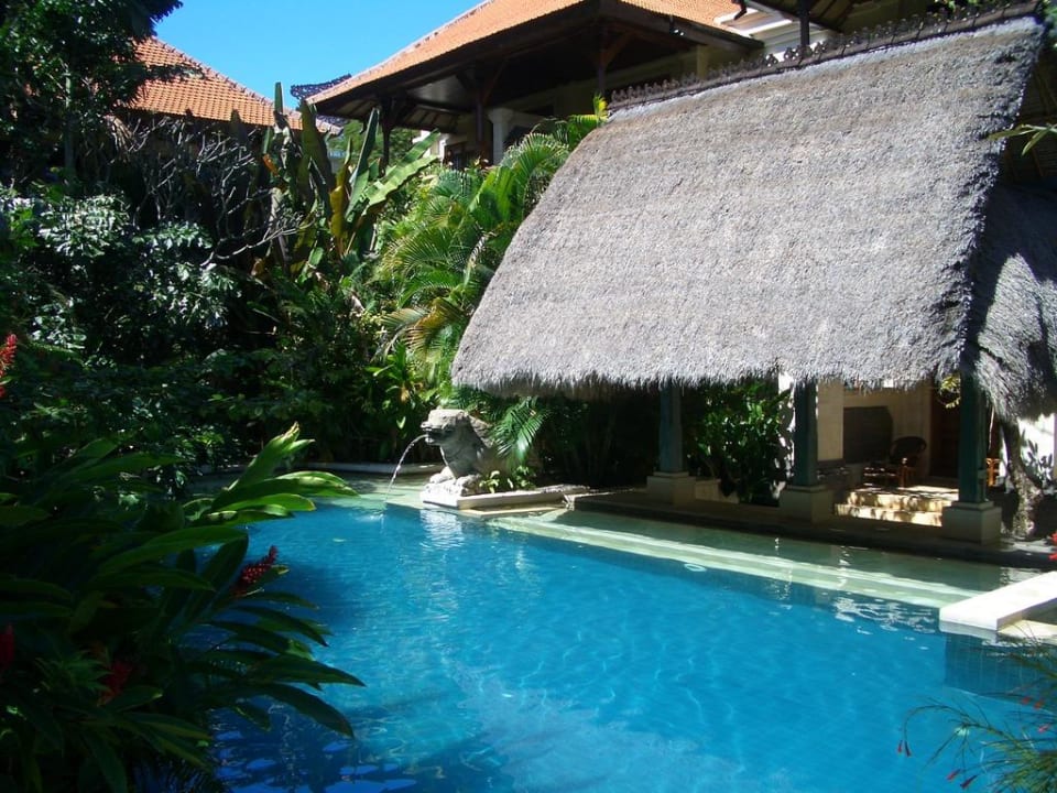 Der Club-Pool Puri Santrian