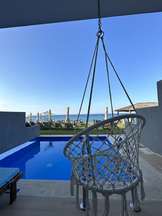 Zimmer Cavo Orient Beach Hotel & Suites