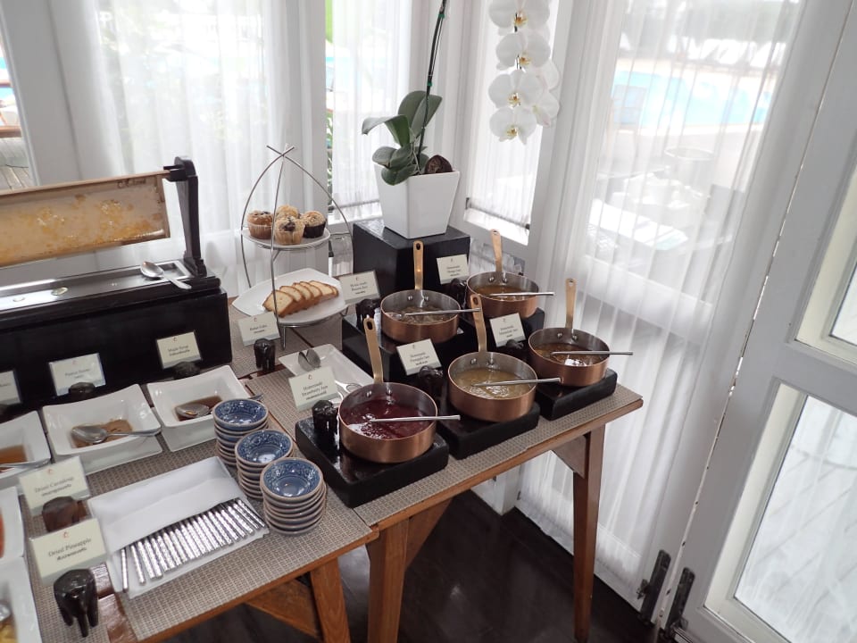 Beim Frühstück Centara Grand Beach Resort & Villas Hua Hin
