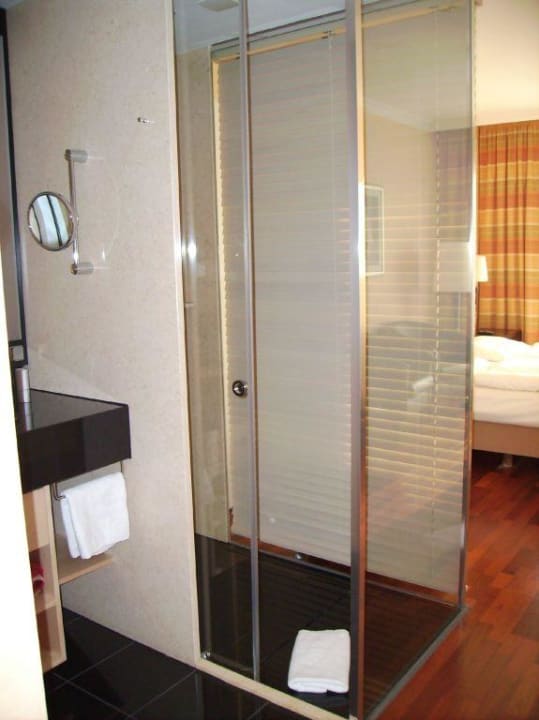 Bad im Zimmer Hotel Vier Jahreszeiten Zingst