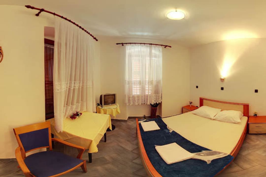 Room Hotel Rooms Laura