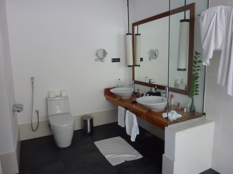 WC Bad Meeru Maldives Resort Island