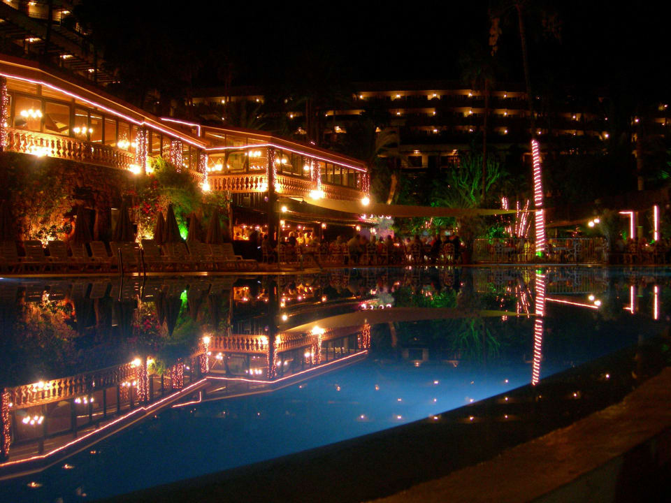 Abendstimmung (Poolbar und Restaurant) Hotel Parque Tropical