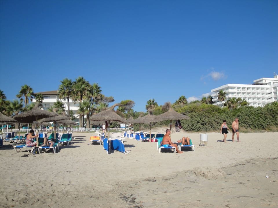 Einer der zwei Strände Playa Esperanza Resort