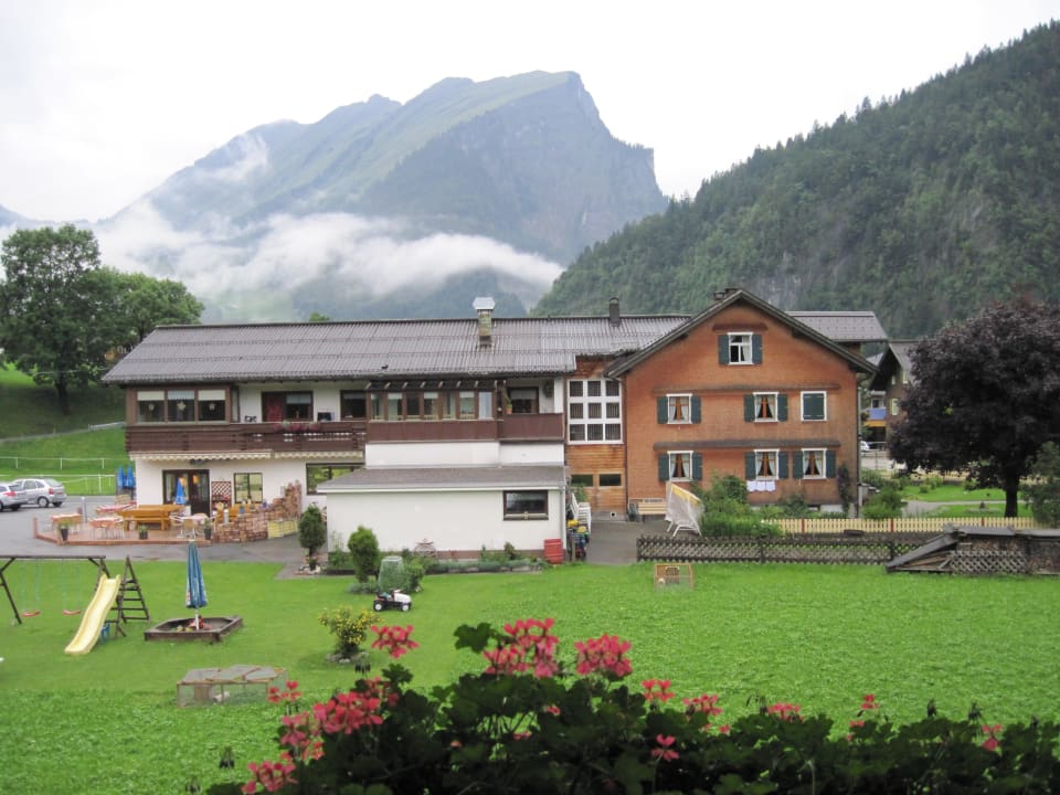 Sägertstube und Kanisfluh Pension & Ferienwohnung Solaria