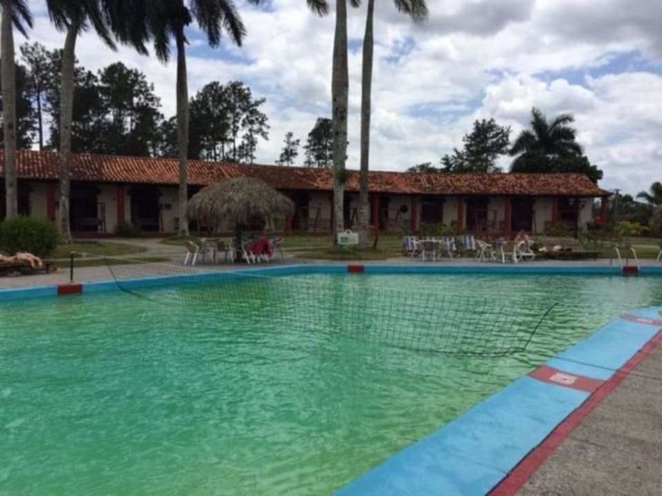 Pool unbenutzbar da gekippt Hotel Horizontes La Ermita
