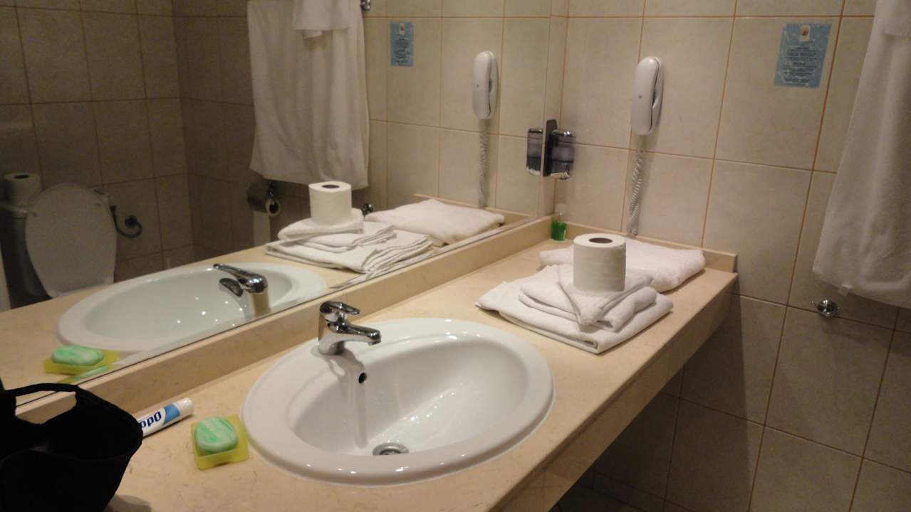 Bad Paradise Beach Hotel