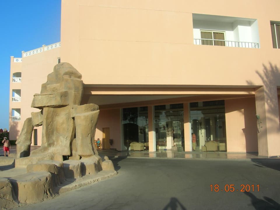 Вход Beach Albatros Resort