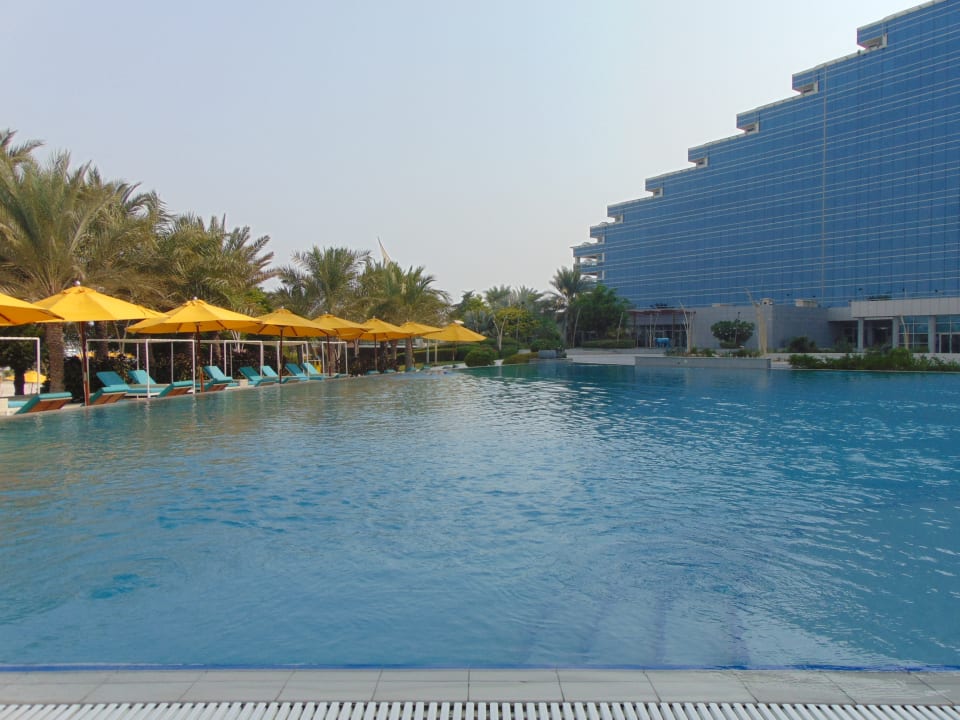 Pool The Art Hotel & Resort