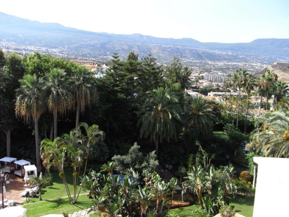 Blick in den Park Hotel Botanico & The Oriental Spa Garden