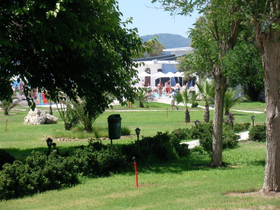Louis Zante Beach Domes Aulūs Zante, Autograph Collection