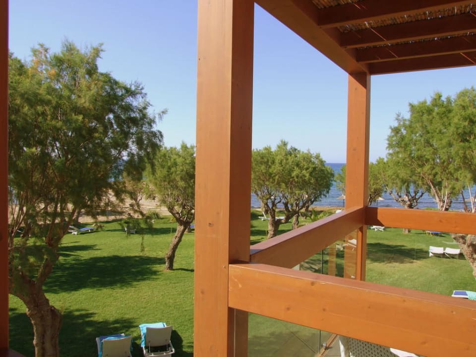 Widok z bungalowu sea front z 1-ego piętra Phãea Cretan Malia