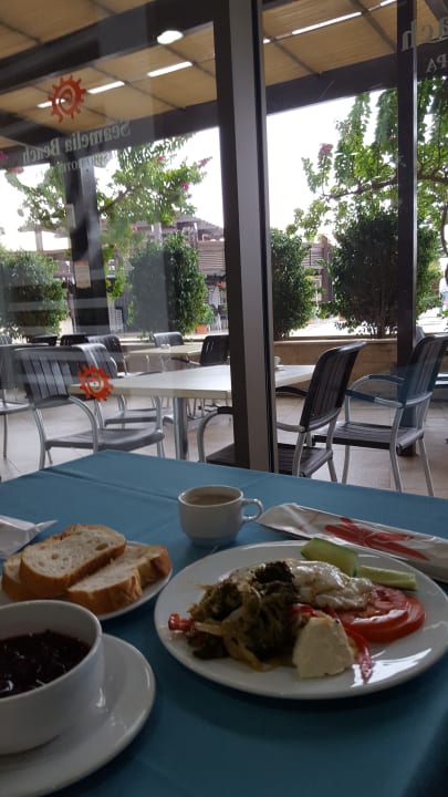 Gastro Seamelia Beach Resort