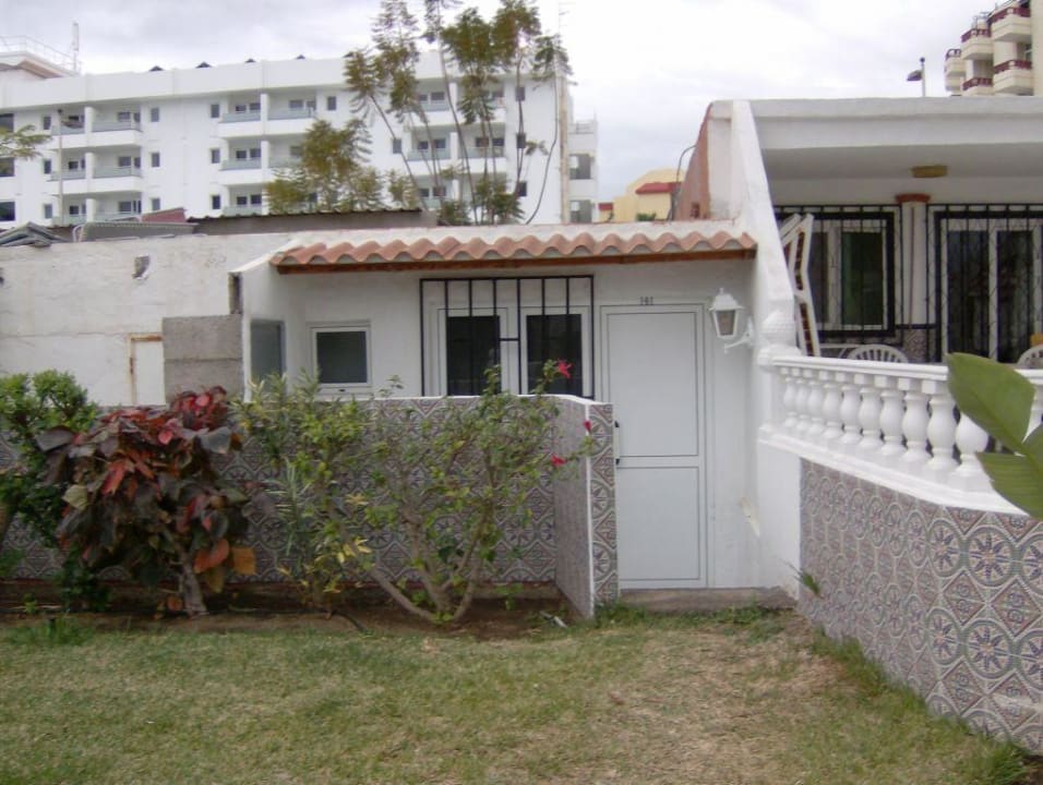 Horror-Bungalow HL Miraflor Suites Hotel