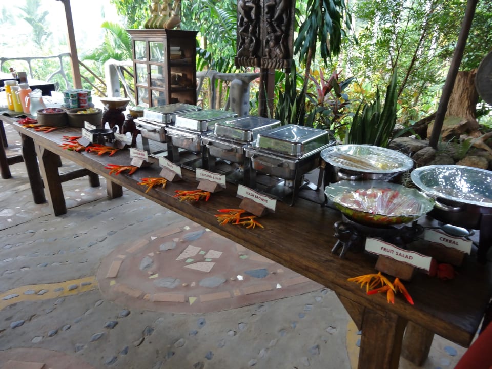 Das Mittagsbuffet Elephant Hills