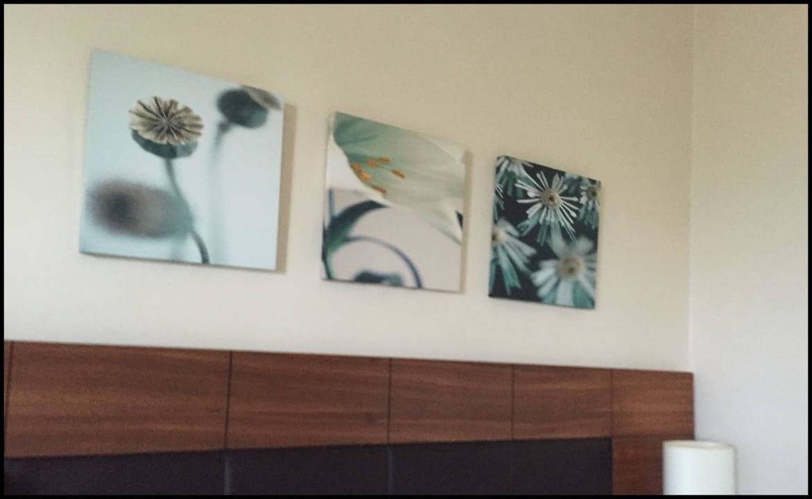 Deko überm Bett Hilton Garden Inn Frankfurt Airport