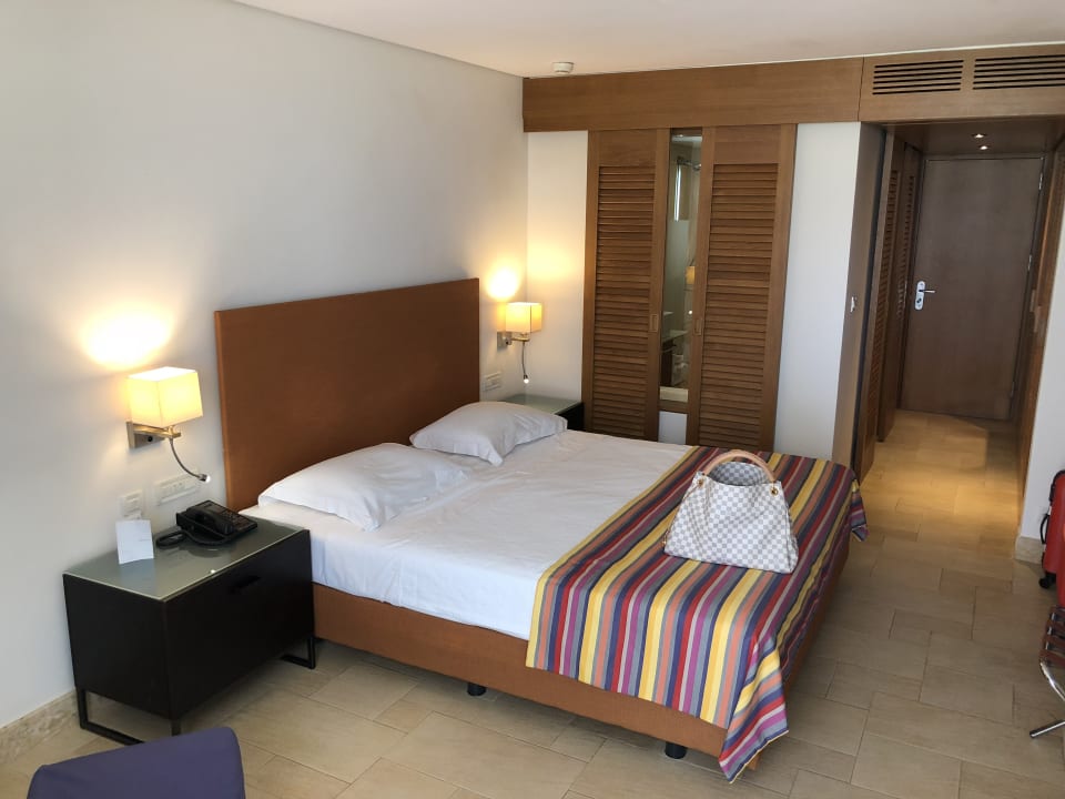 Zimmer Kernos Beach Hotel & Bungalows